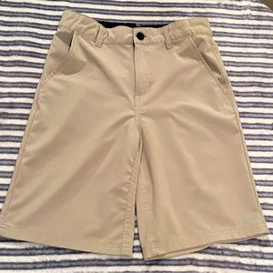 Under Armour golf short